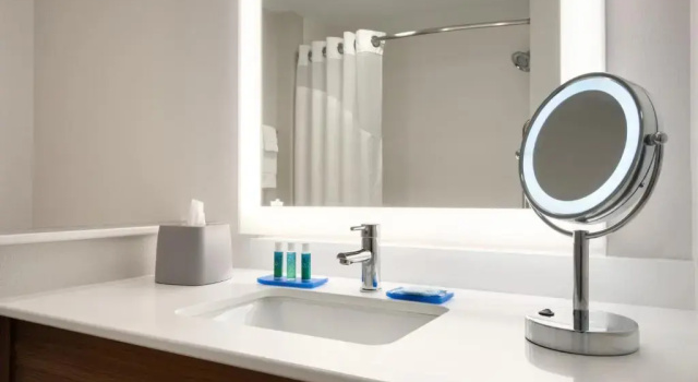 Четырёхместный номер Standard Holiday Inn Express & Suites - West Des Moines - Jordan Creek by IHG