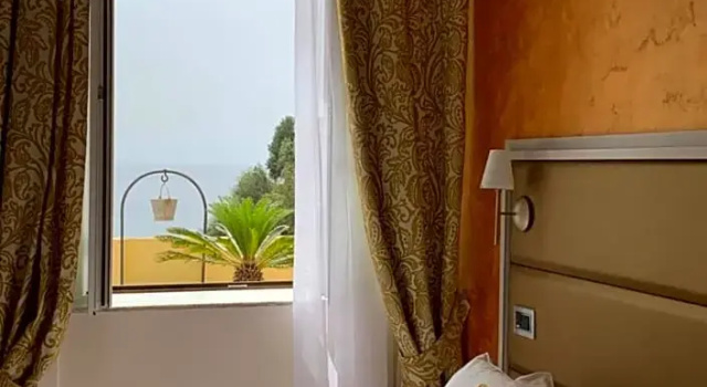 Семейный номер Standard с балконом и с видом на море Hotel L'Ariana ISOLE EOLIE - UNA Esperienze