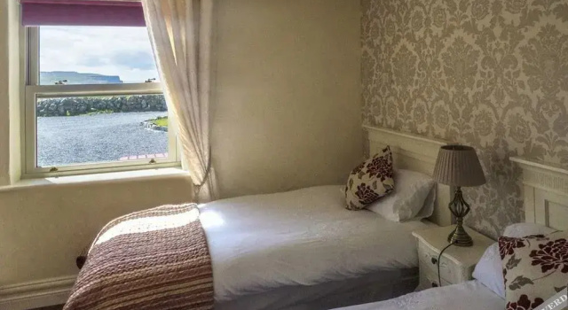 Limestone Lodge, Book Hotel Clare hoteller med parkering, Parkering