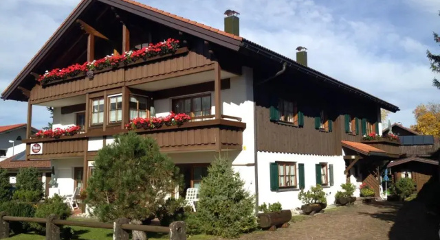 Апартаменты FeWos Haus Rebstock