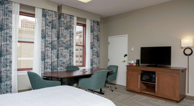 Hampton Inn Indianapolis Downtown Across from Circle Centre
