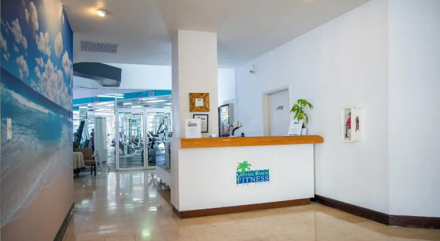 Crystal Beach Suites Miami Oceanfront Hotel, Забронировать Отель Отели и гостиницы Майами-Бич, рядом с Park View Island, Отель