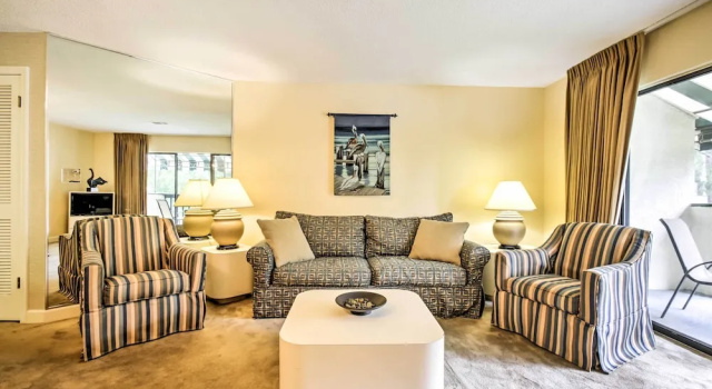 Niceville Condo w/ Pool Access < 8 Mi to Destin!
