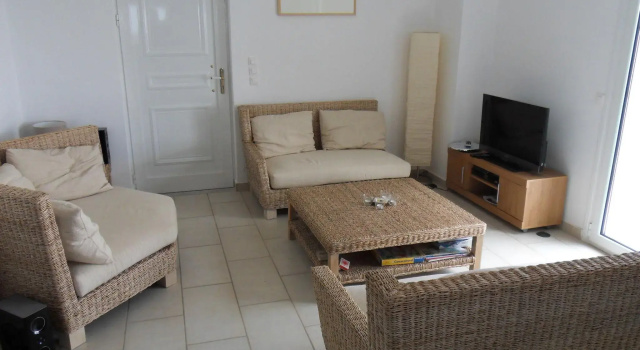 Elegant Villa in Evangelismos with Pool & Garden near Sea Beach, Забронировать Вилла Отели Метони с парковкой, Парковка