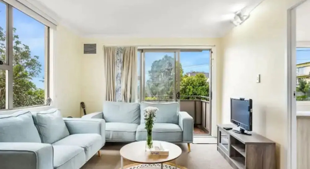 Lovely 2-Bedroom Rental with Parking Zodiak Stays, Забронировать Дом для отпуска Отели региона Окленда с парковкой, Парковка