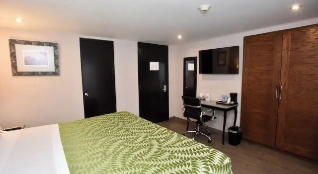 Номер Deluxe Plaza Camelinas Hotel