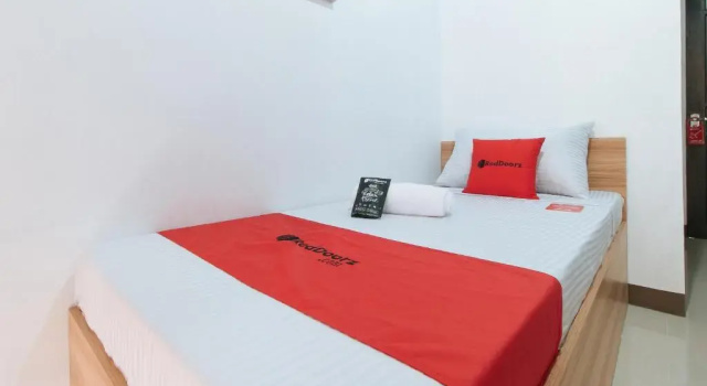 Номер Standard RedDoorz Near Iloilo International Airport