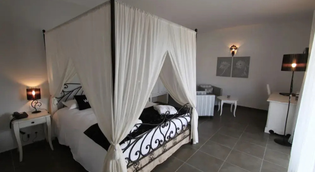 Люкс с балконом Hôtel A Madonetta