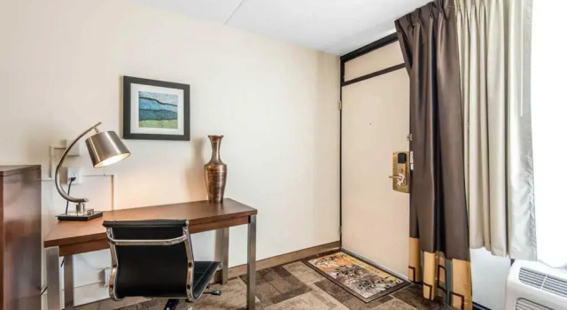 Номер Standard Econo Lodge Oak Grove-Blue Springs