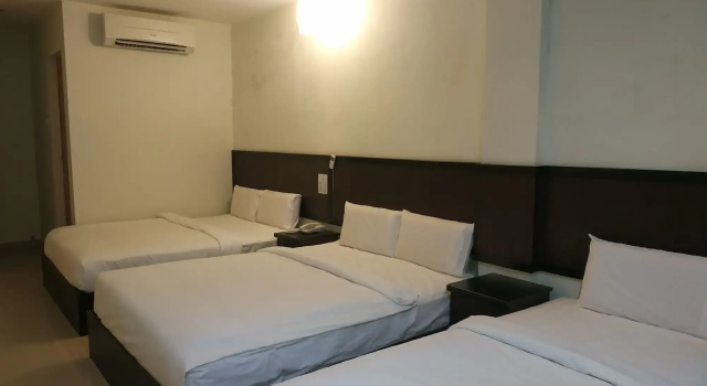 Hotel Mewah Impiana, Rezerwuj Hotel Hotele w Kelantan z parkingiem, Parking