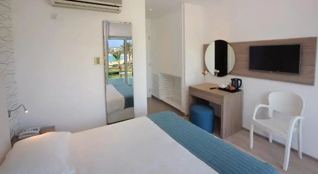 Двухместный номер Standard с частичным видом на море Okeanos Beach Boutique Hotel