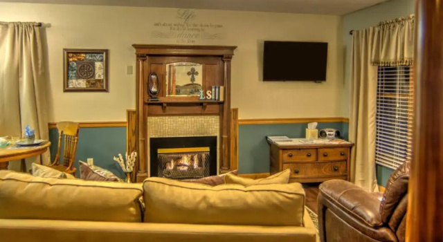 Blue Mountain Mist Country Inn, Забронировать Курортный отель Отели Great Smoky Mountains National Park с завтраком, Завтраки