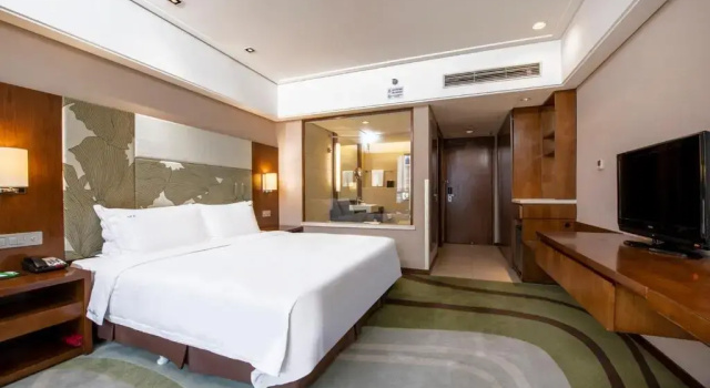 Двухместный номер Standard Holiday Inn Qingdao City Centre by IHG