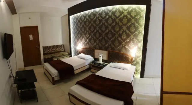 Gaurav Hotel, Забронировать Отель Бхопал штат Мадхья-Прадеш