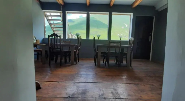 Трёхместный номер Standard с видом на горы Guesthouse SVANURI SAKHLI