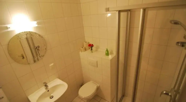 Кровать в общем номере (женский номер) Weltempfänger Backpacker Hostel