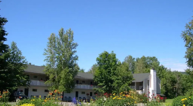 Четырёхместный номер Superior Stowe Motel & Snowdrift