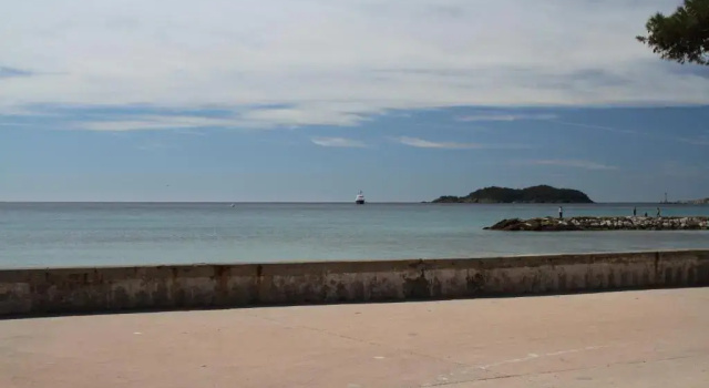 Апартаменты Дуплекс с 2 комнатами с видом на море Hotel La Ciotat - A deux pas de leau