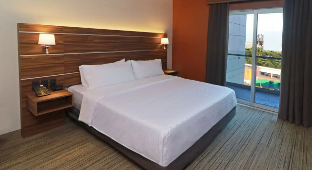 Holiday Inn Express - Monterrey - Fundidora by IHG, Забронировать Отель Монтеррей Монтеррей