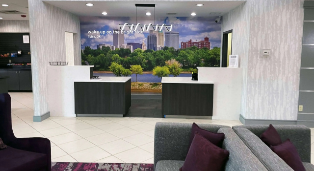 Отель La Quinta Inn & Suites by Wyndham Tulsa Midtown, Забронировать Отель Отели Талса 3 звезды, 3*