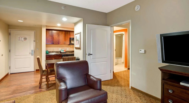 Четырёхместный люкс с 2 комнатами Homewood Suites Fredericksburg