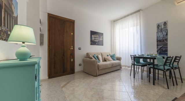 San Giovanni Apartment with Balcony