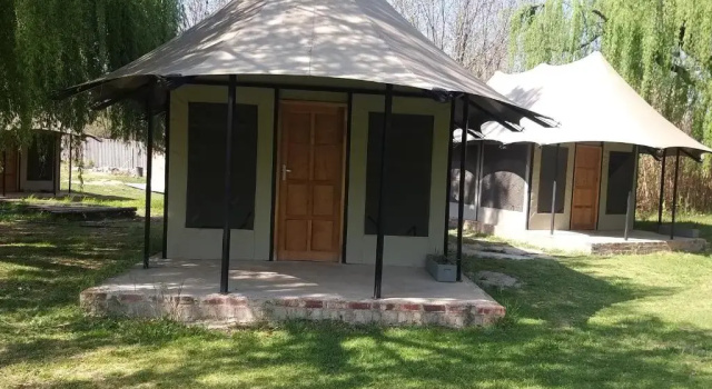 Тент Willow Banks Lodge
