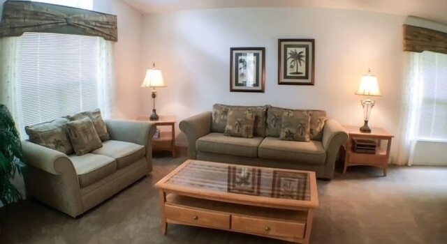 Коттедж South Facing Pool Great For Families! 4 Bedroom Home by RedAwning