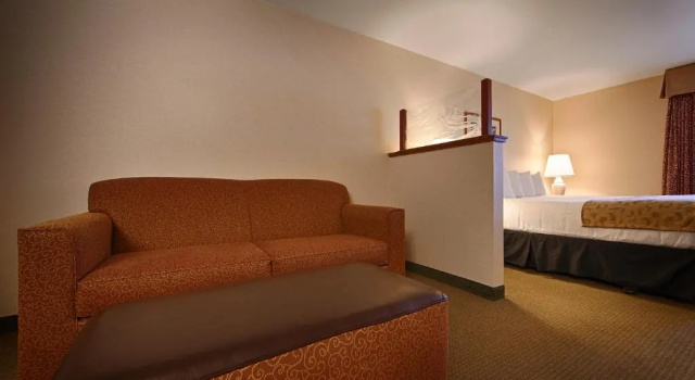 Люкс Deluxe Best Western Oak Meadows Inn