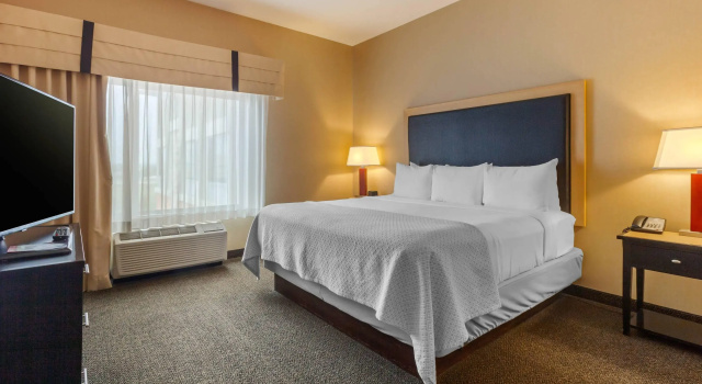 Двухместный люкс Cambria Hotel Denver International Airport