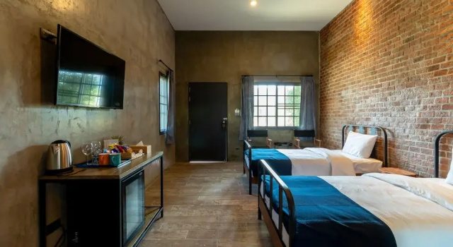 Двухместный номер Deluxe с балконом The Barn Hua Hin