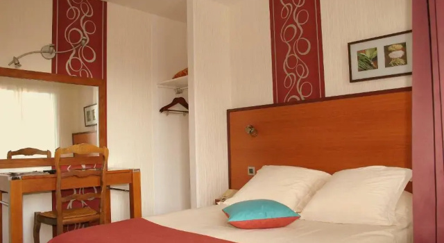 Номер Premium Cit'Hotel Capricorne