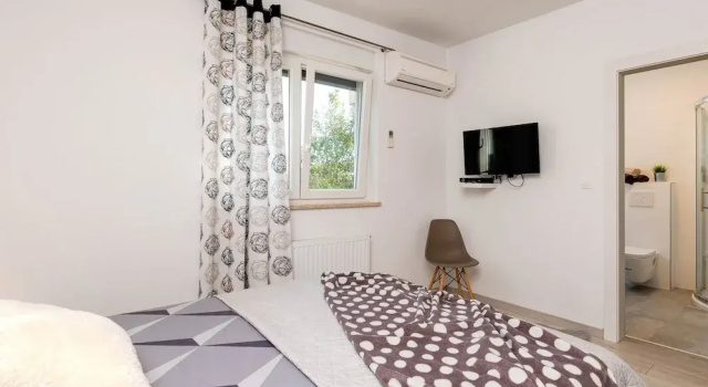 Detached Holiday Home With Swimming Pool, Near the Beach