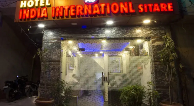 Hotel India International Sitare, Забронировать Отель Нью-Дели Национальный столичный округ Дели, рядом с Станция метро Rajeev Chowk