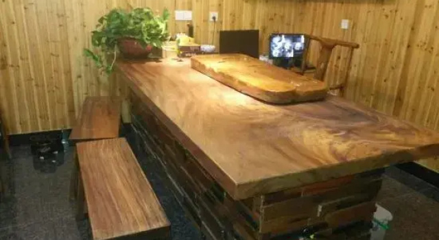 Puyu Mountain Household