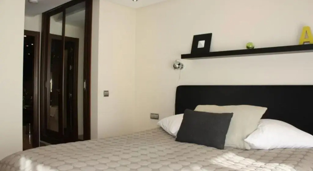 110 - Beach Two-Bedroom Apartment, Забронировать Апартаменты/квартира Отели Эстепона с парковкой, Парковка