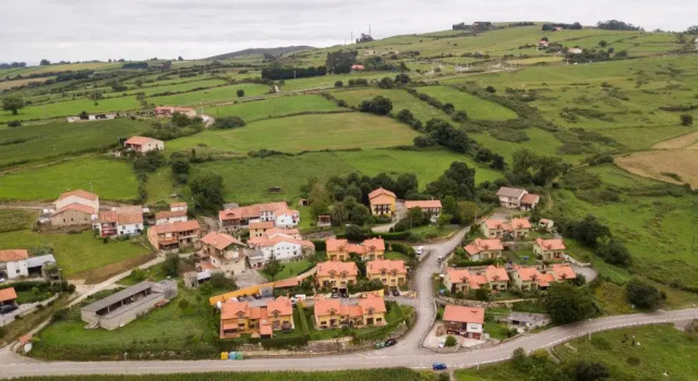VIVIENDAS RURALES LAS CALDERAS, Забронировать Отель Отели Сантильяна-дель-Мар с парковкой, Парковка