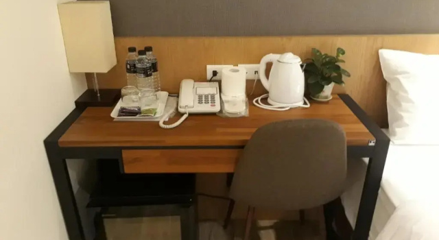 Четырёхместный номер Economy Honest & Warm Hotel