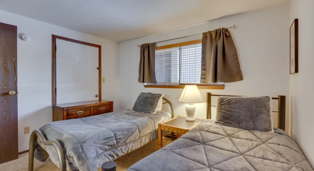 Winter Park Condo w/ Pool ~ 3 Mi to Ski Resort, Забронировать Курортный отель Курортные отели Winter Park - Fraser, Курортный отель