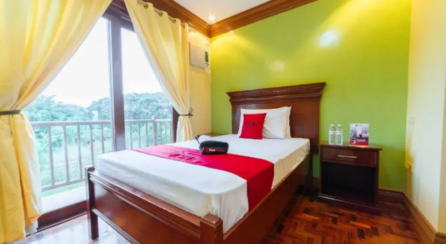 RedDoorz Plus @ Starhomes Olivianville, Rezervați Pensiune Tarlac Luzon