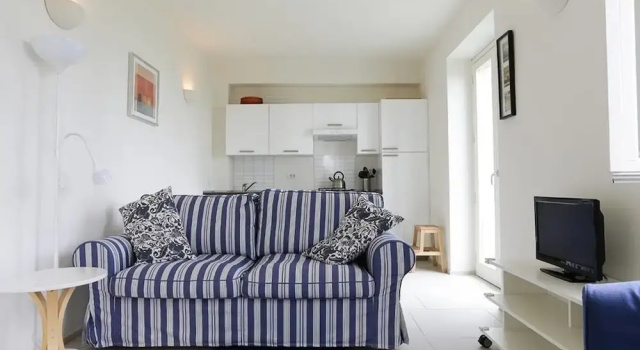 Italian Lakes 1 bed Apartment With Lake Views, Private Terrace, Wifi, Peaceful Location, Buchen Sie Ferienwohnung  