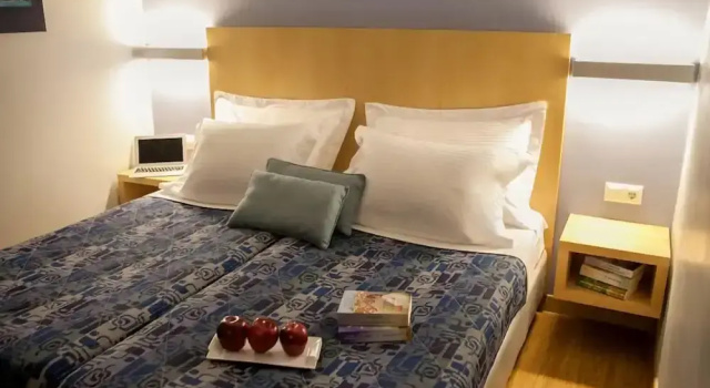 Семейный номер Standard с балконом Kronos Hotel