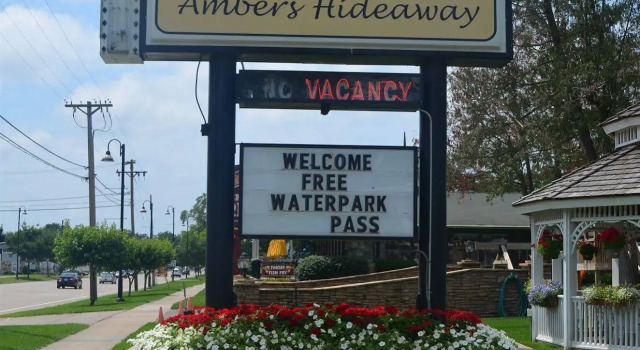 Ambers Hideaway, Book Mini-hotel Wisconsin Dells The Dells