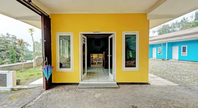 OYO 92407 Hotel Alaska, Đặt Khách sạn Kopeng Central Java