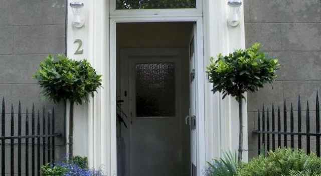 Judy Guest House, Забронировать Гостевой дом Отели Эдинбурга с парковкой, рядом с Зоопарк Эдинбурга, Парковка
