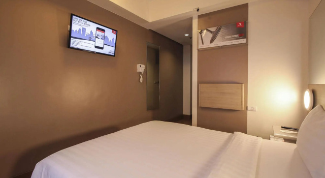 Red Planet Quezon City Timog, Забронировать Отель Отели Metro Manila 3 звезды, 3*