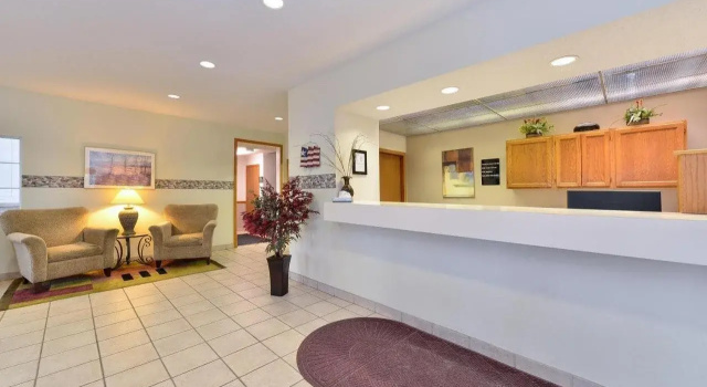 Motel 6 Stuart, IA, Buchen Sie Motel Hotels in Iowa mit Parkplatz, Parkplätze