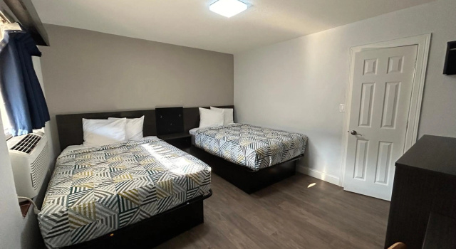 Motel 6 Ponca City, OK, Забронировать Мотель Отели Понка-Сити с парковкой, рядом с Marland Estate, Парковка