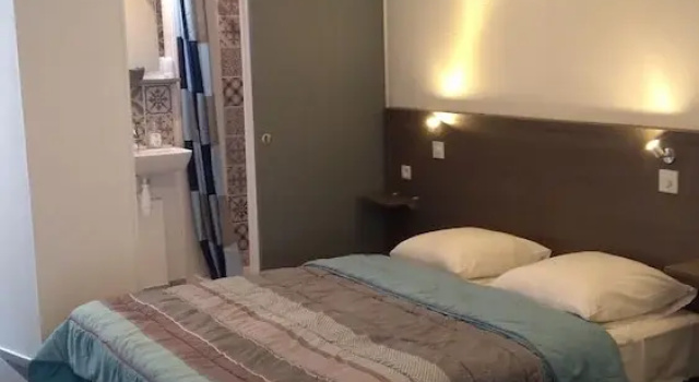 Трёхместный номер Comfort Mauguio Center Hôtel