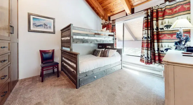 Val DIsere 35 Spacious Condo, Balcony with BBQ , Walk To The Village by RedAwning